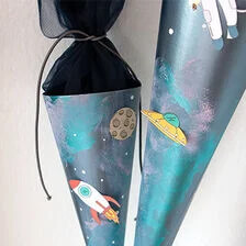 X-Een ruimte-schultüte knutselen