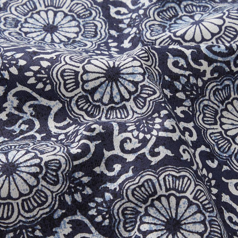 Katoenen stof Cretonne bloemige mandala – wit/nachtblauw,  image number 2