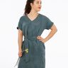 FRAU VIKKI - losse jurk met V-hals en riem, Studio Schnittreif | XS - XXL,  thumbnail number 2