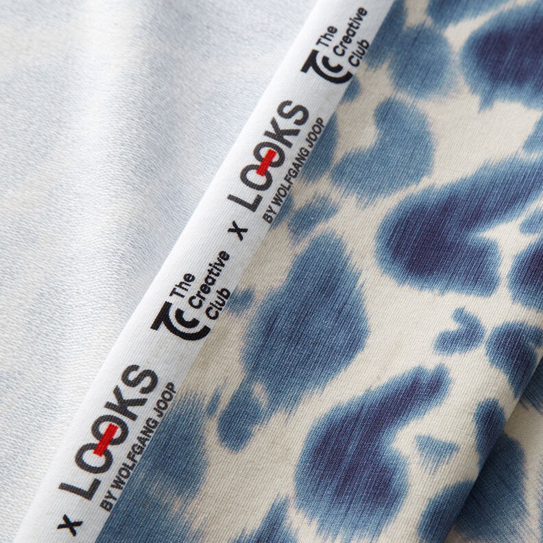 GOTS French Terry Batik luipaardpatroon | TCC x LOOKS by Wolfgang Joop – stralend blauw/creme,  image number 4